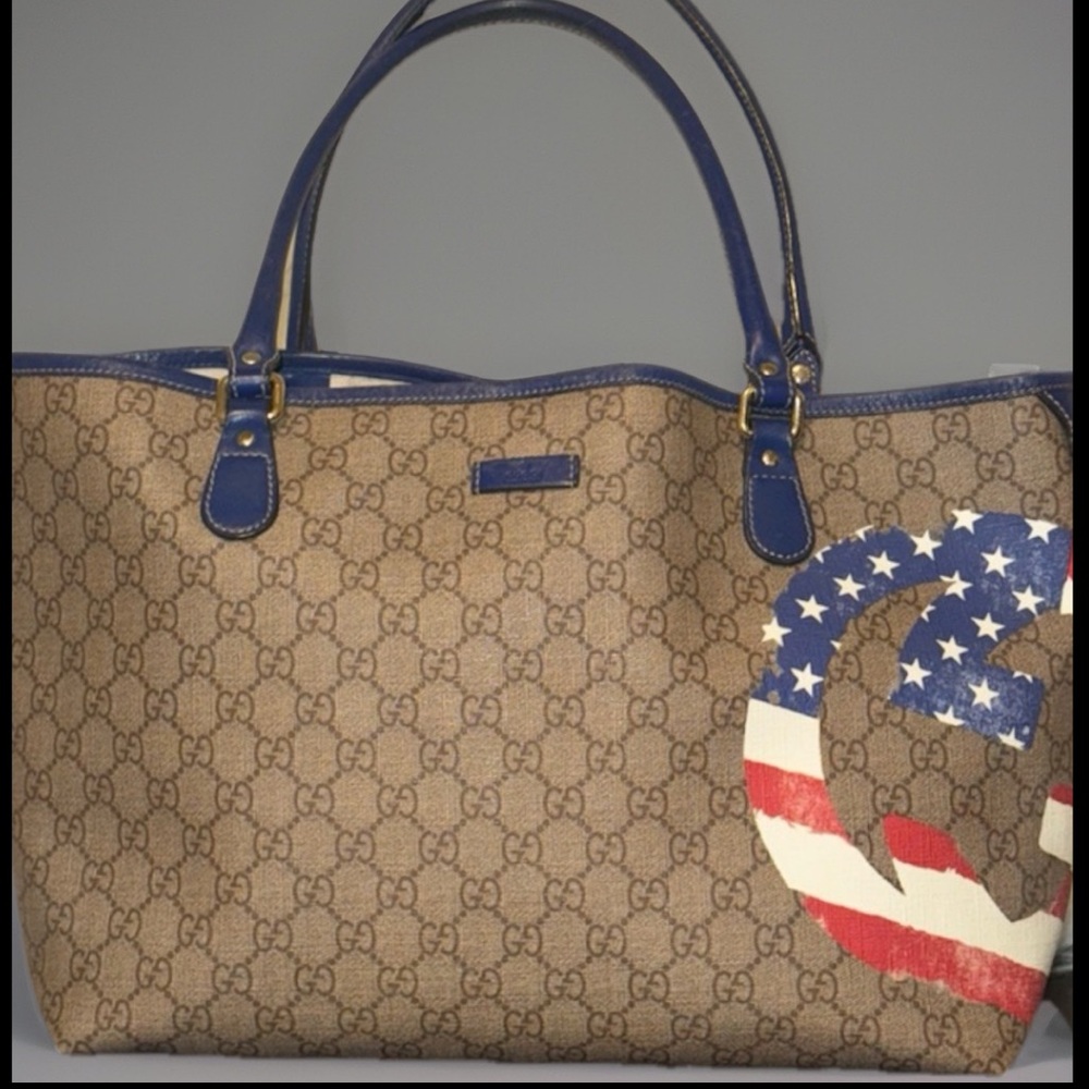 GUCCI  
Pre-Loved Limited Edition American Flag GG SupremeTote